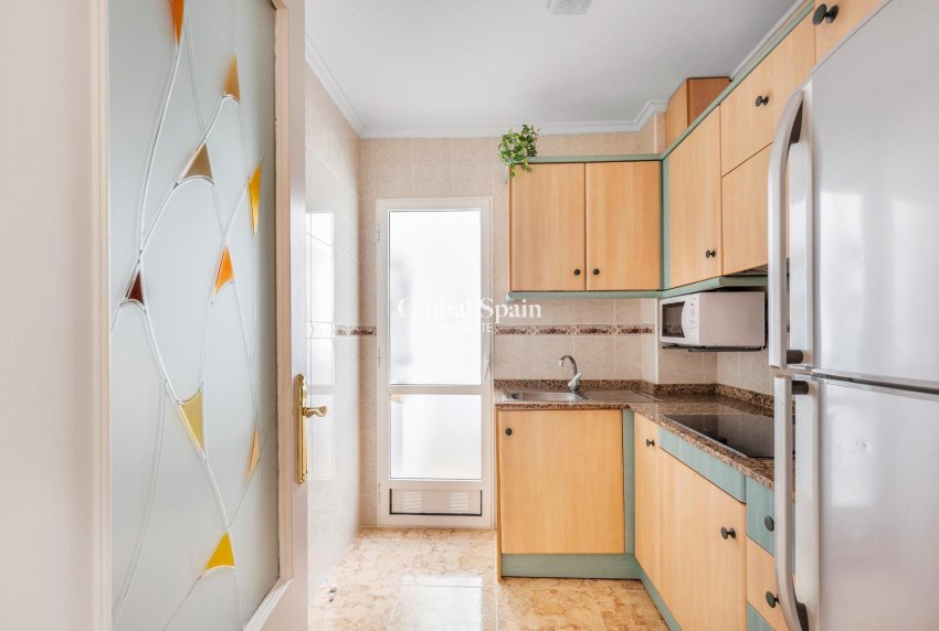 Venta - APARTAMENTO -
TORREVIEJA - Estacion de autobuses