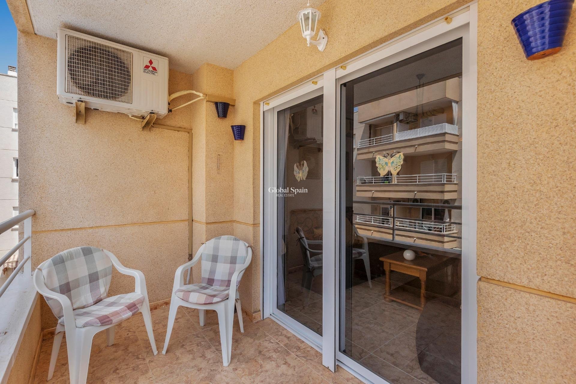 Venta - APARTAMENTO -
TORREVIEJA - Estacion de autobuses