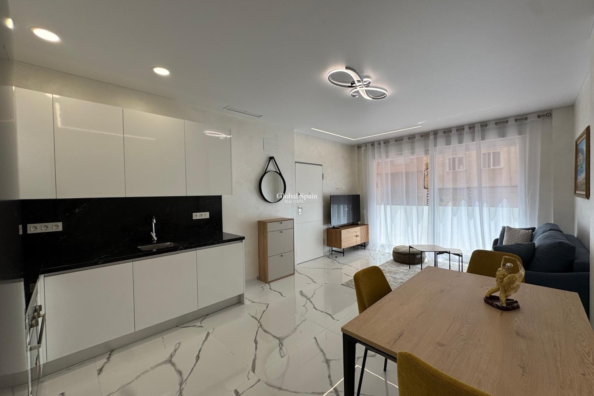 Venta - APARTAMENTO -
TORREVIEJA - Estacion de autobuses