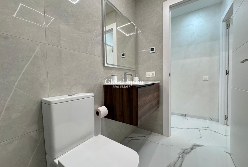 Venta - APARTAMENTO -
TORREVIEJA - Estacion de autobuses
