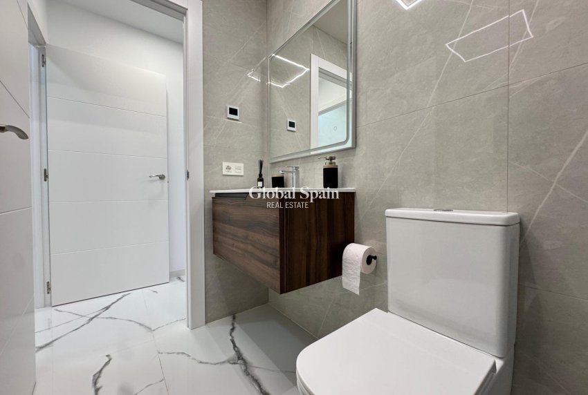 Venta - APARTAMENTO -
TORREVIEJA - Estacion de autobuses