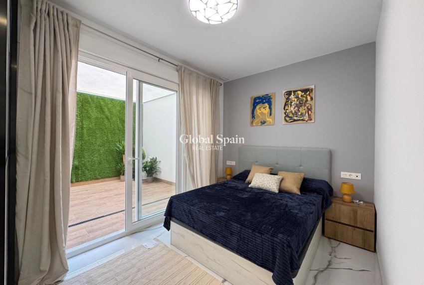 Venta - APARTAMENTO -
TORREVIEJA - Estacion de autobuses