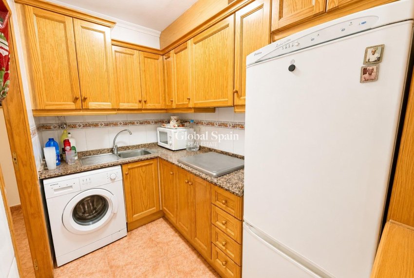 Venta - APARTAMENTO -
TORREVIEJA - Estacion de autobuses