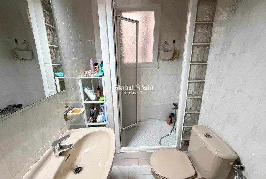 Venta - APARTAMENTO -
TORREVIEJA - Estacion de autobuses