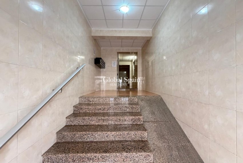 Venta - APARTAMENTO -
TORREVIEJA - Estacion de autobuses