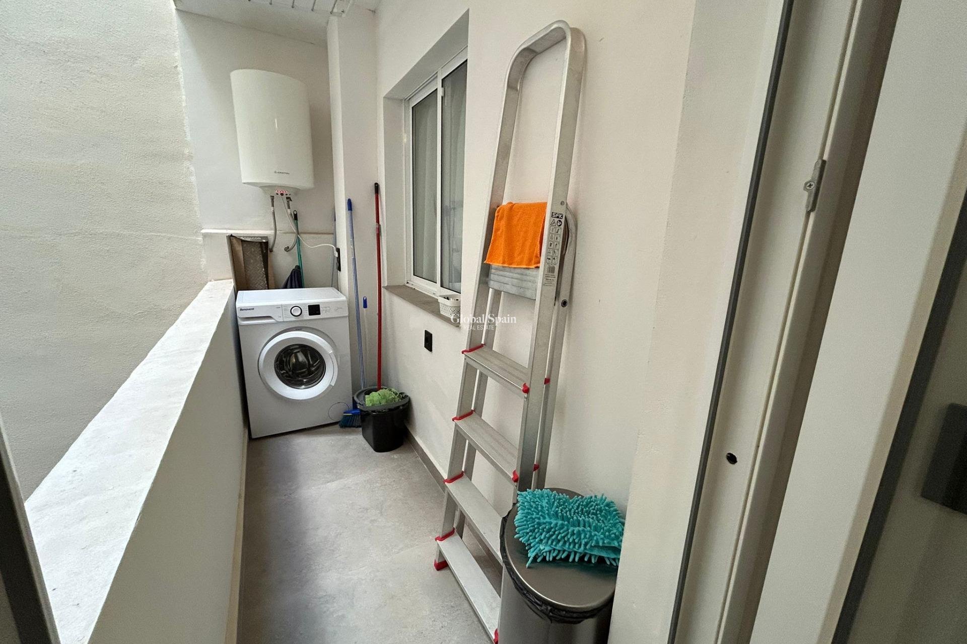 Venta - APARTAMENTO -
TORREVIEJA - Estacion de autobuses