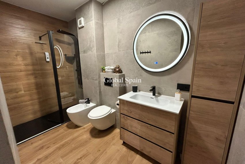 Venta - APARTAMENTO -
TORREVIEJA - Estacion de autobuses
