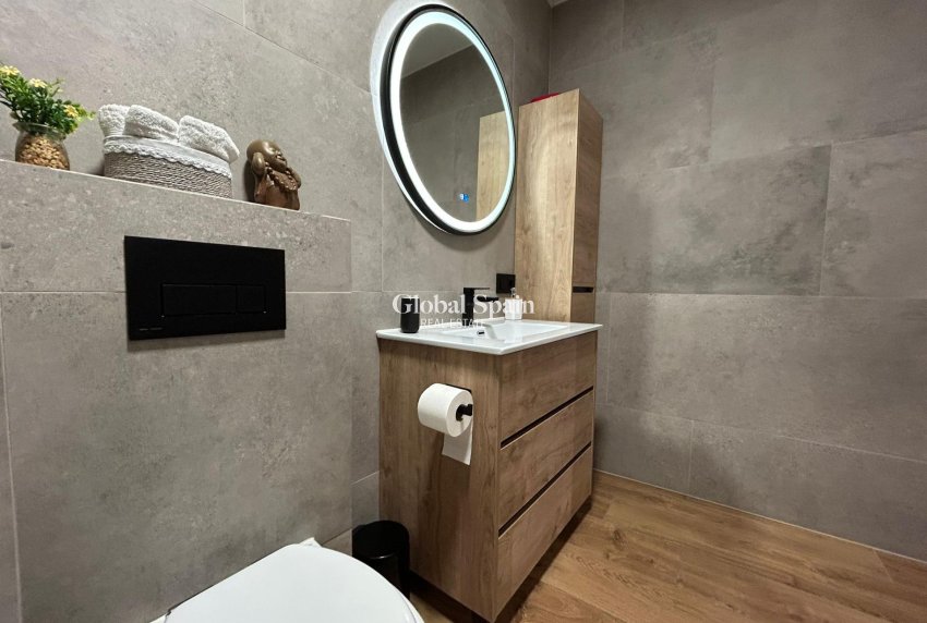 Venta - APARTAMENTO -
TORREVIEJA - Estacion de autobuses