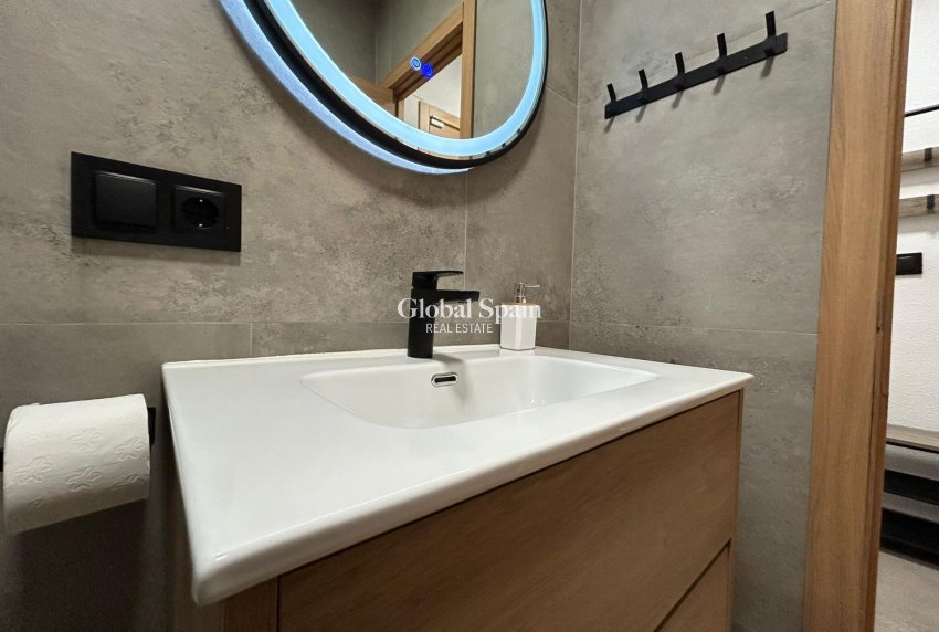Venta - APARTAMENTO -
TORREVIEJA - Estacion de autobuses