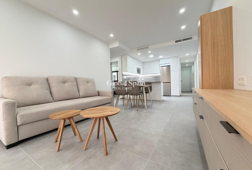 Venta - APARTAMENTO -
TORREVIEJA - Estacion de autobuses