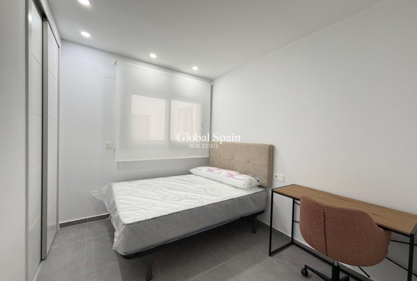 Venta - APARTAMENTO -
TORREVIEJA - Estacion de autobuses