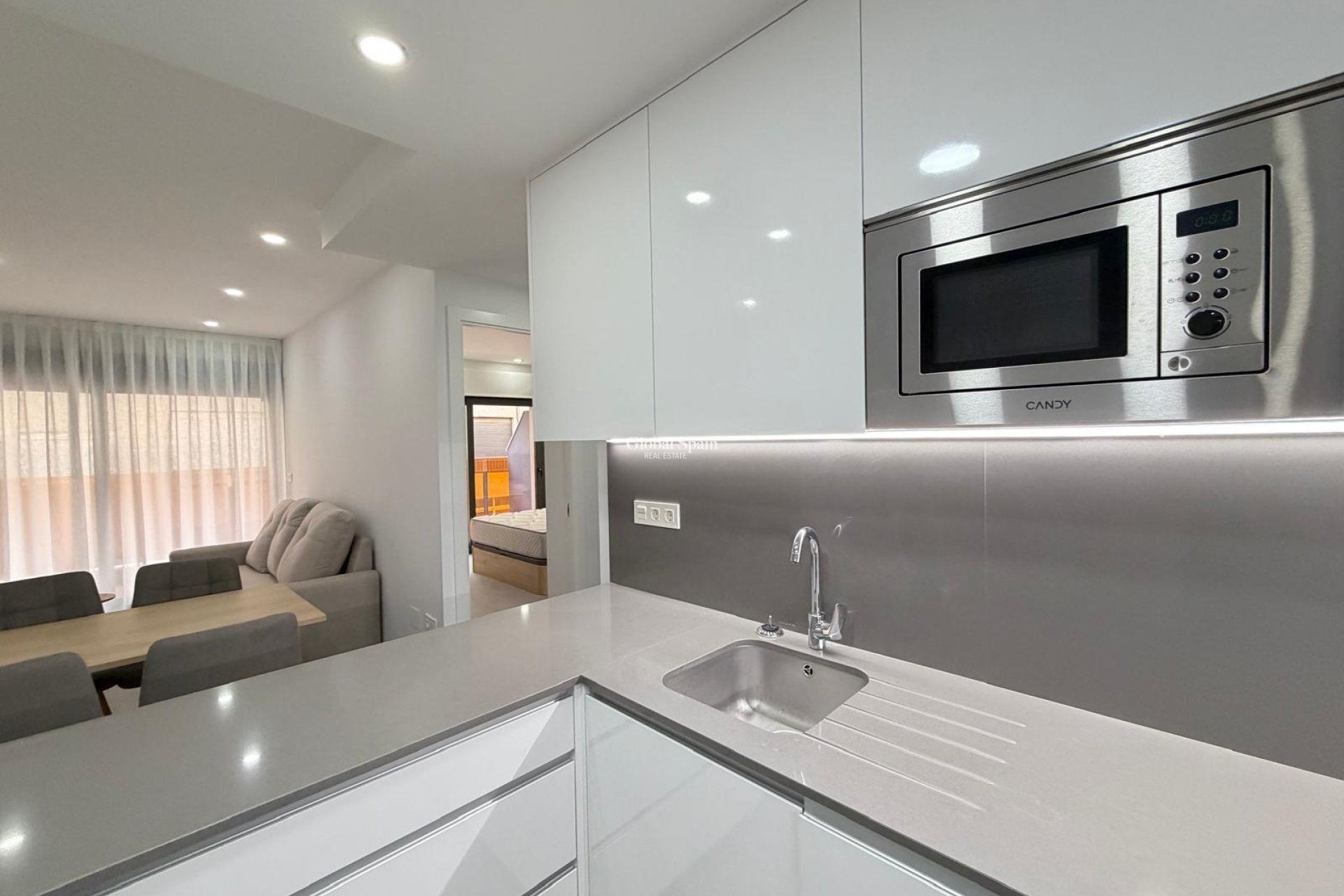 Venta - APARTAMENTO -
TORREVIEJA - Estacion de autobuses