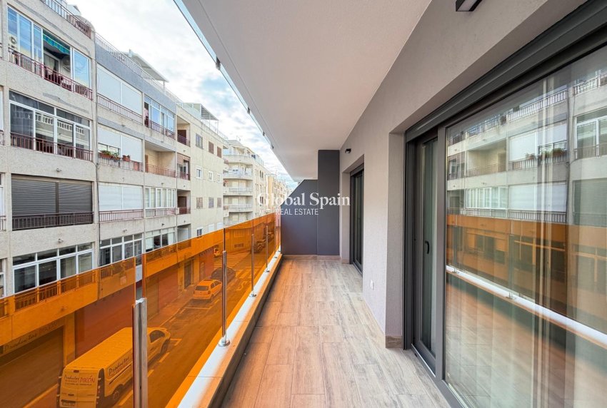 Venta - APARTAMENTO -
TORREVIEJA - Estacion de autobuses