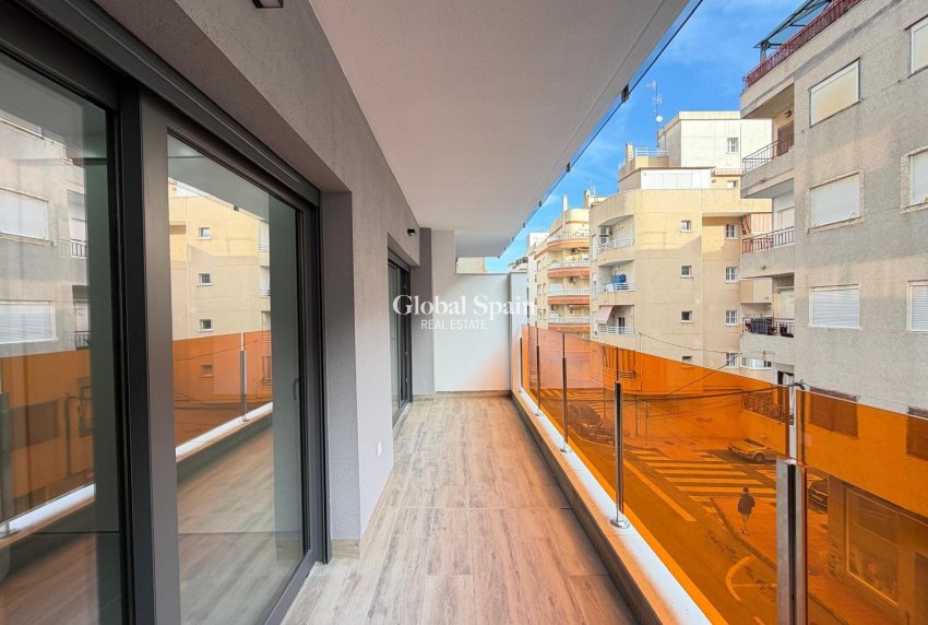 Venta - APARTAMENTO -
TORREVIEJA - Estacion de autobuses