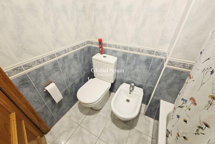 Venta - APARTAMENTO -
TORREVIEJA - Estacion de autobuses