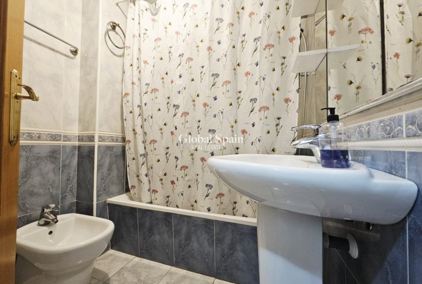Venta - APARTAMENTO -
TORREVIEJA - Estacion de autobuses