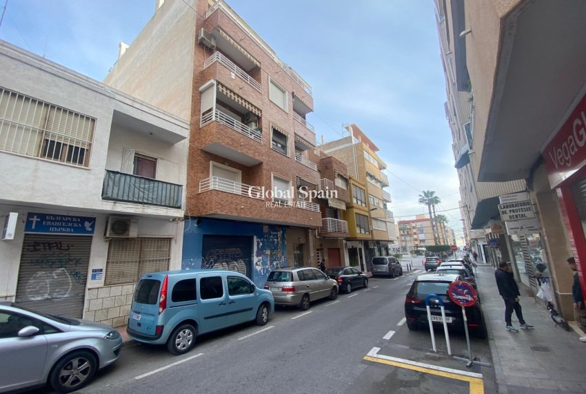 Venta - APARTAMENTO -
TORREVIEJA - Estacion de autobuses