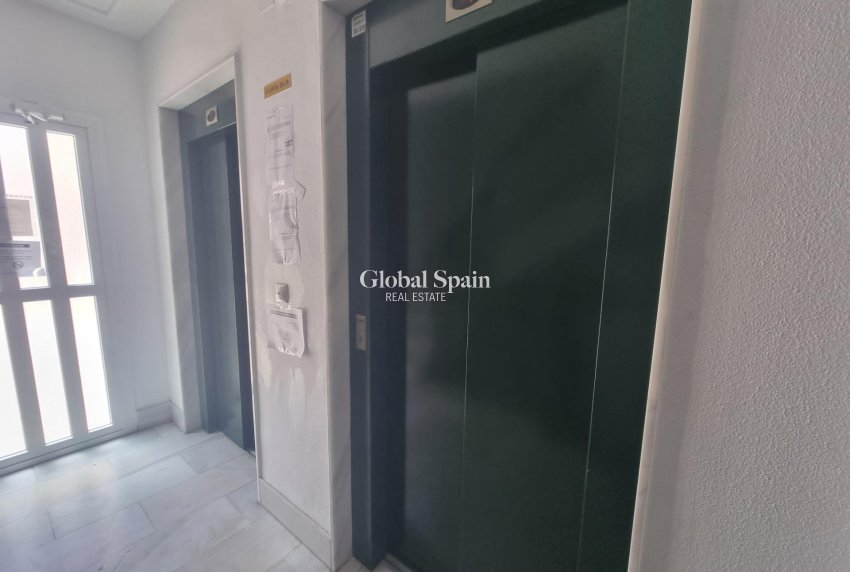 Venta - APARTAMENTO -
TORREVIEJA - Estacion de autobuses