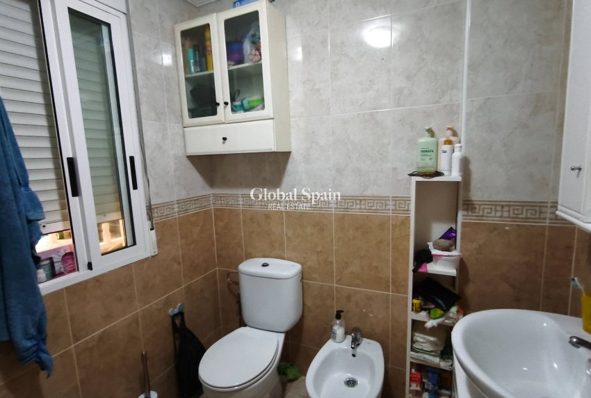 Venta - APARTAMENTO -
TORREVIEJA - Estacion de autobuses