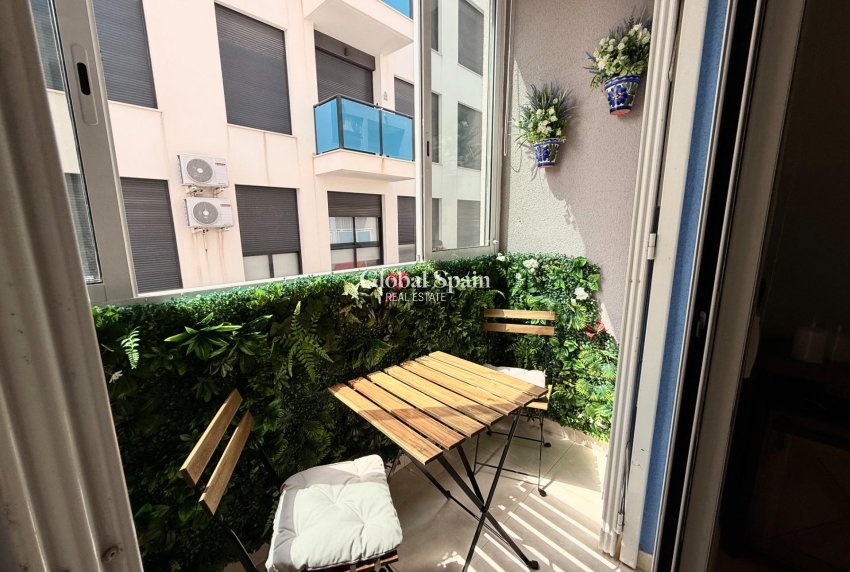 Venta - APARTAMENTO -
TORREVIEJA - Estacion de autobuses