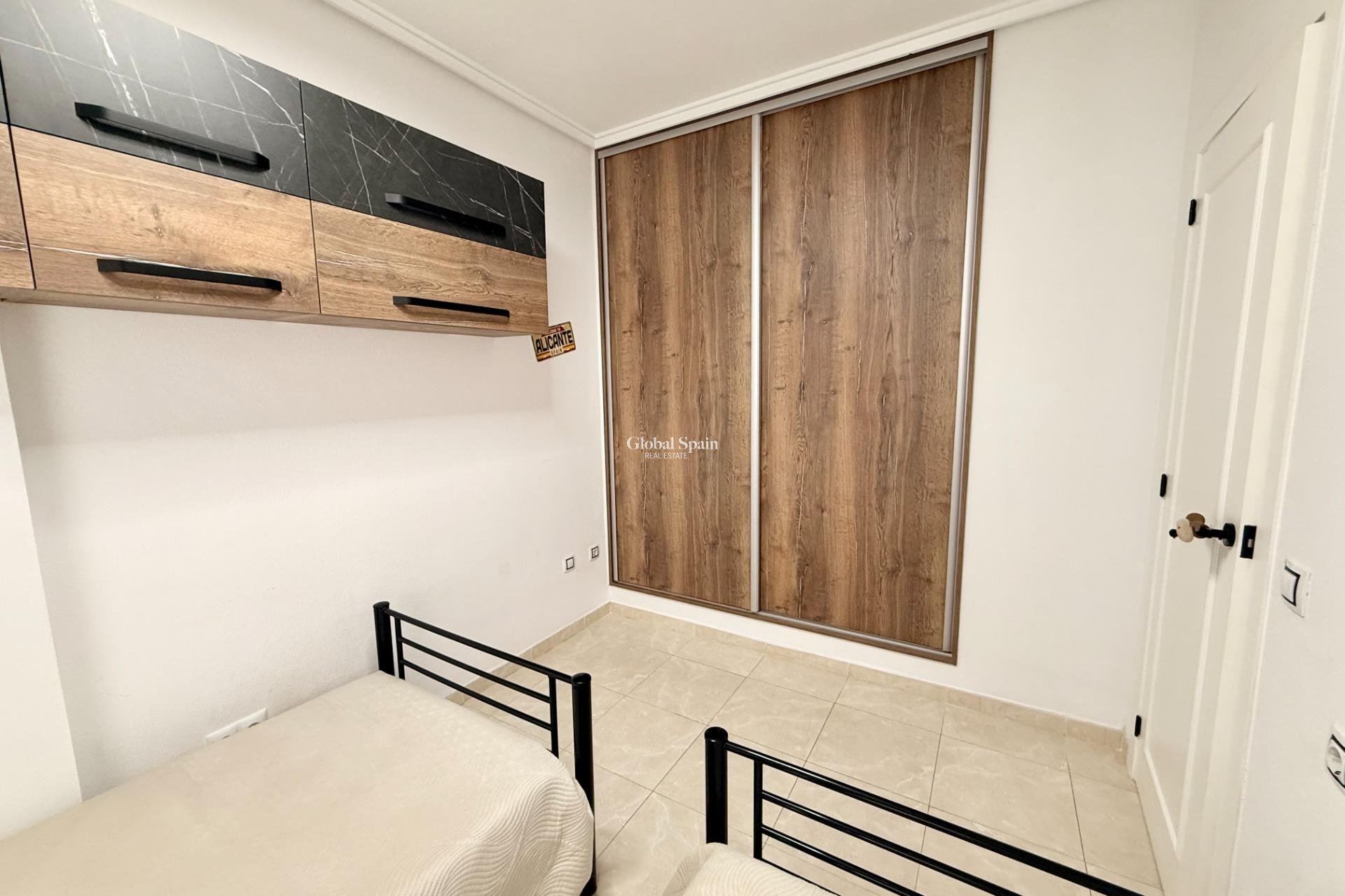 Venta - APARTAMENTO -
TORREVIEJA - Estacion de autobuses