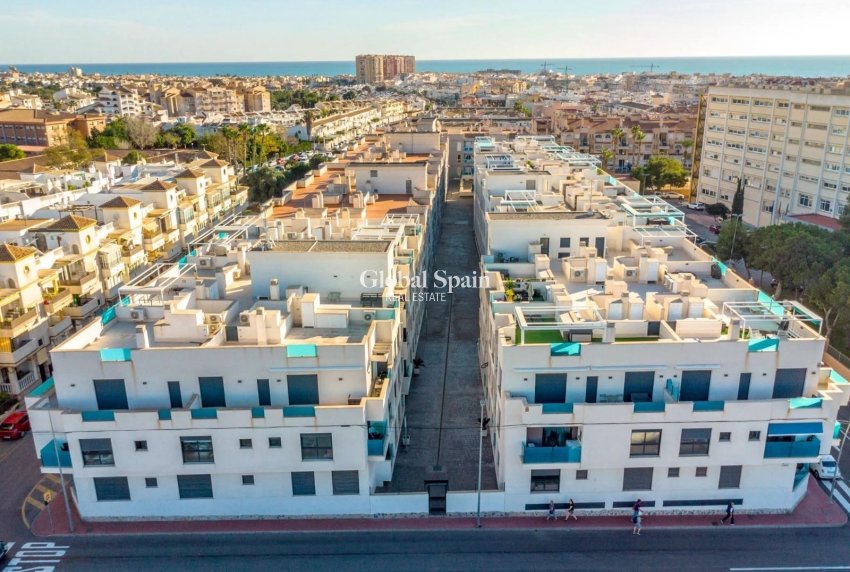 Venta - APARTAMENTO -
TORREVIEJA - Estacion de autobuses
