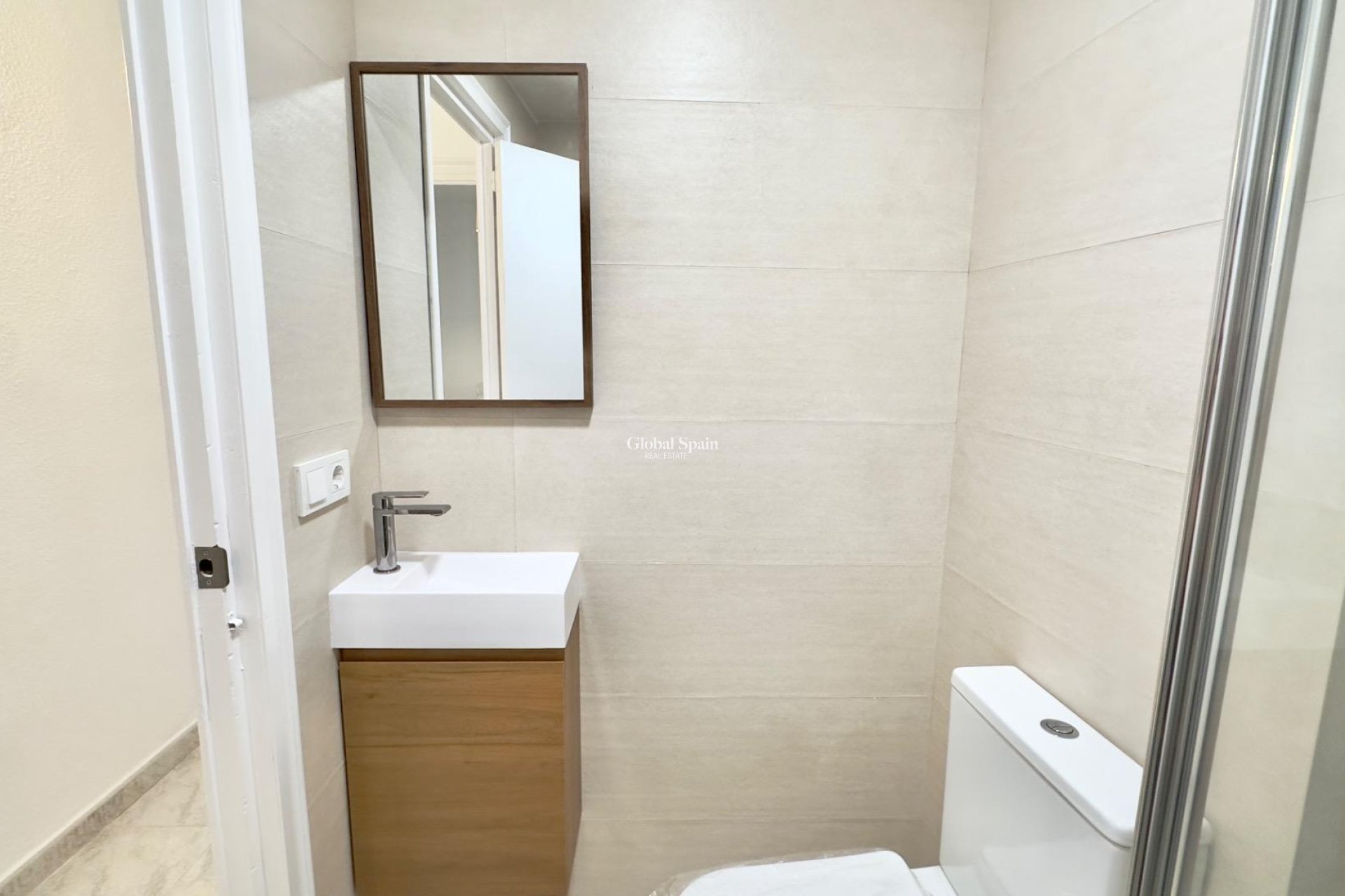 Venta - APARTAMENTO -
TORREVIEJA - Estacion de autobuses