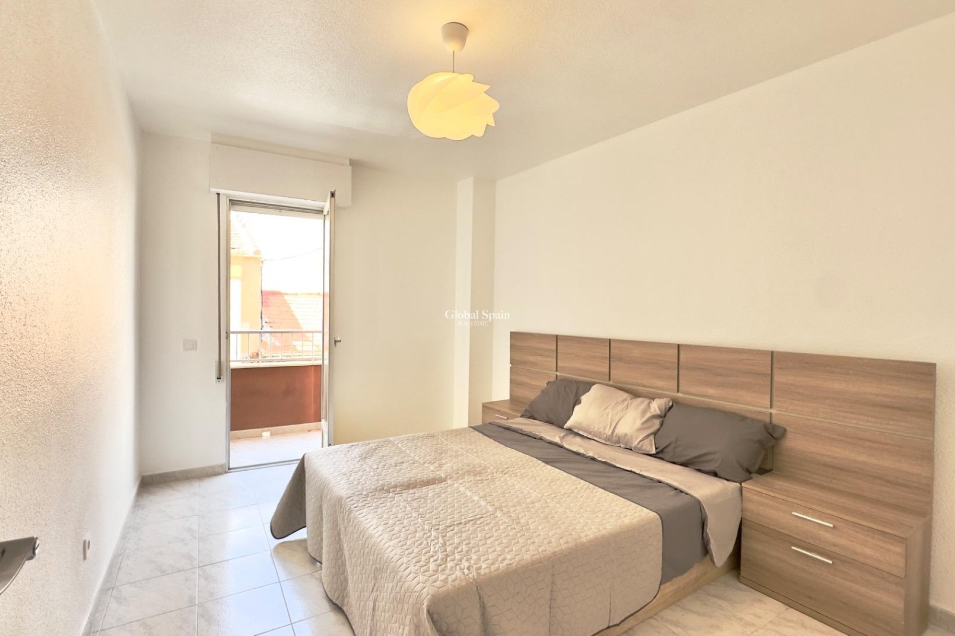 Venta - APARTAMENTO -
TORREVIEJA - Estacion de autobuses