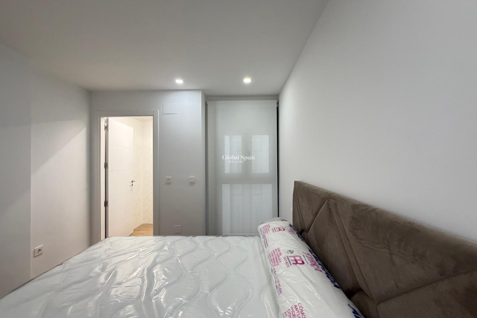 Venta - APARTAMENTO -
TORREVIEJA - Estacion de autobuses