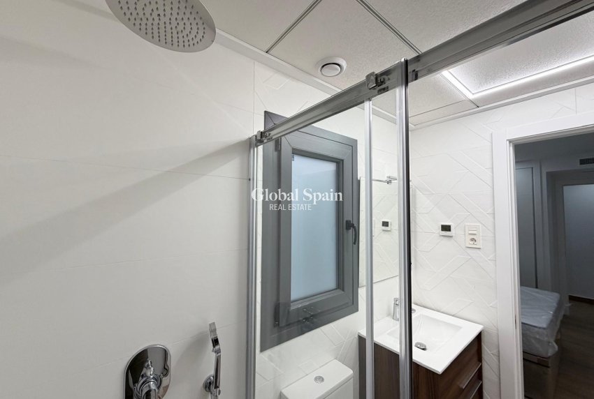 Venta - APARTAMENTO -
TORREVIEJA - Estacion de autobuses