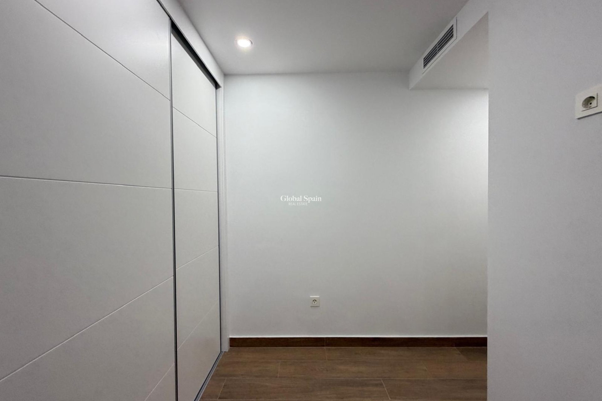 Venta - APARTAMENTO -
TORREVIEJA - Estacion de autobuses