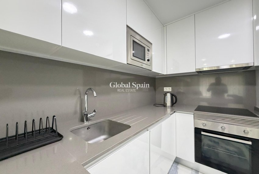 Venta - APARTAMENTO -
TORREVIEJA - Estacion de autobuses