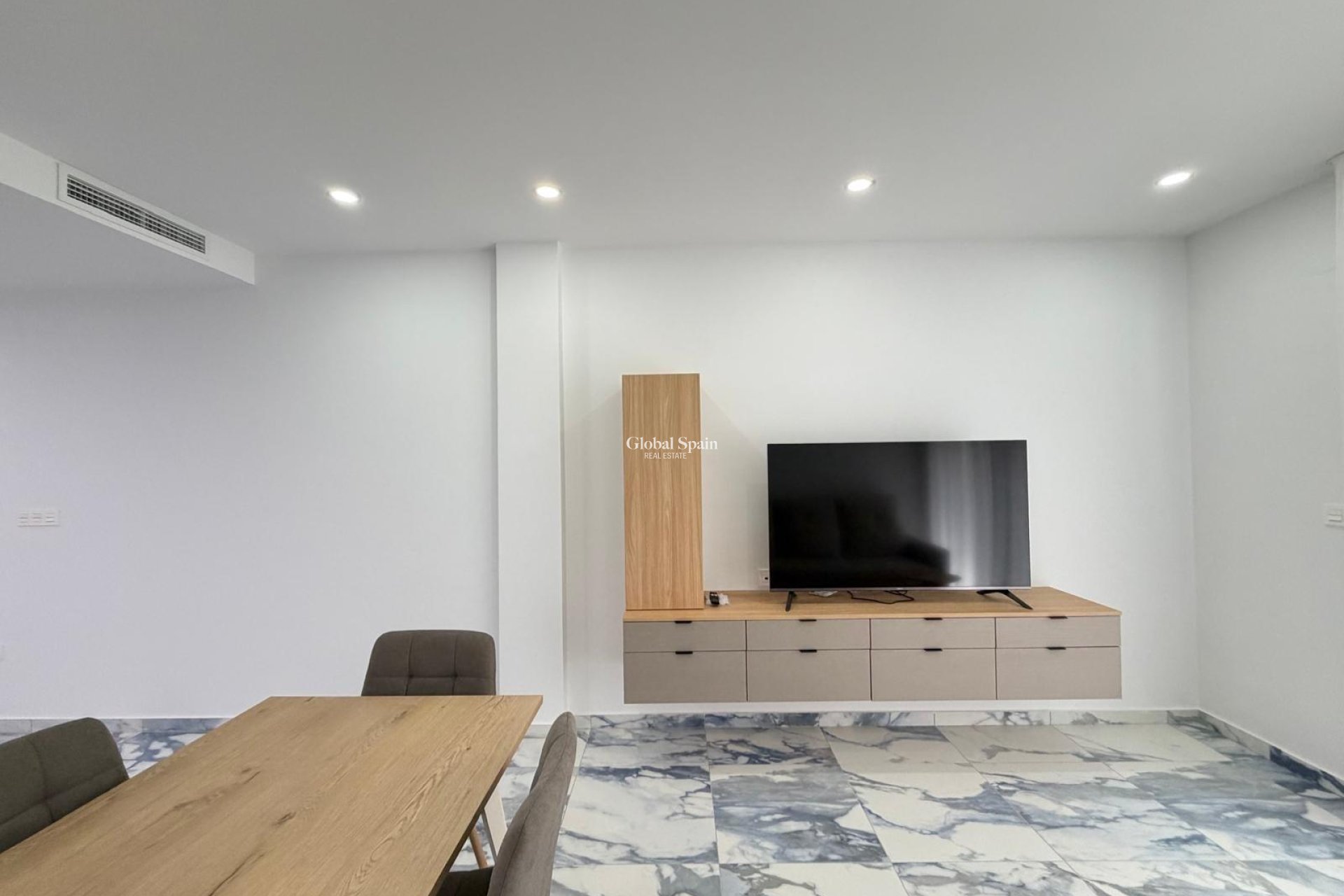 Venta - APARTAMENTO -
TORREVIEJA - Estacion de autobuses