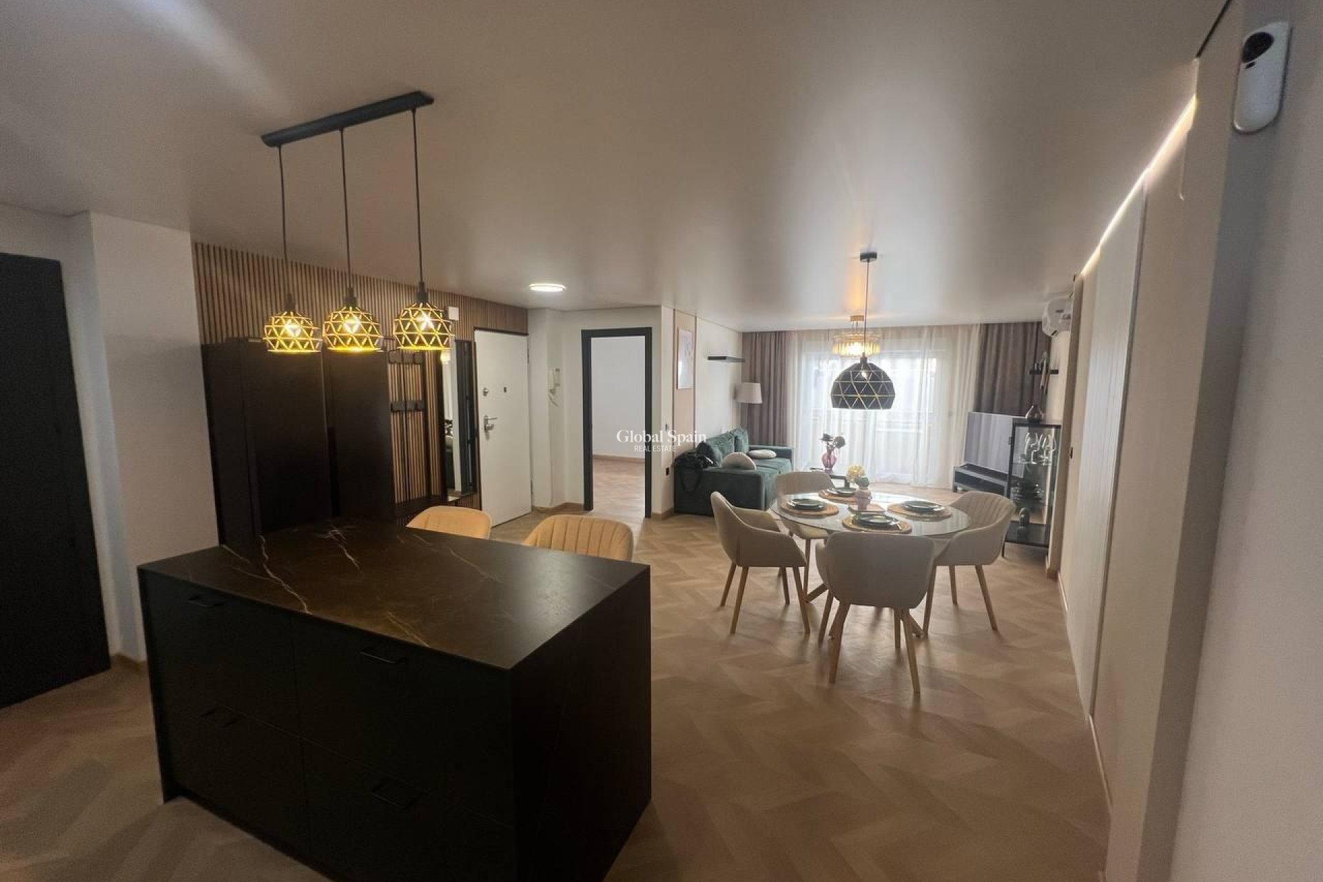 Venta - APARTAMENTO -
TORREVIEJA - Estacion de autobuses