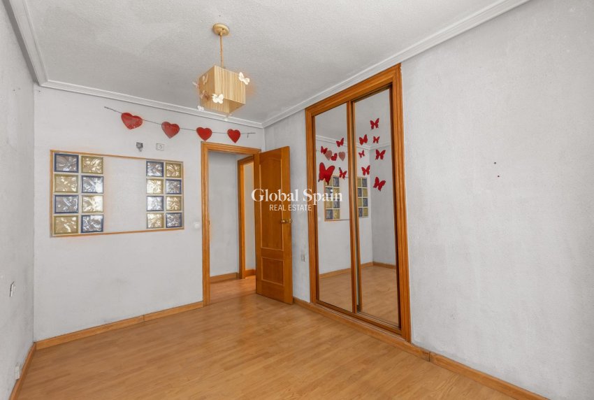 Venta - Apartamento -
TORREVIEJA - Habaneras