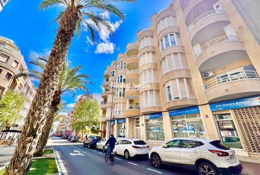 Venta - APARTAMENTO -
TORREVIEJA - Habaneras
