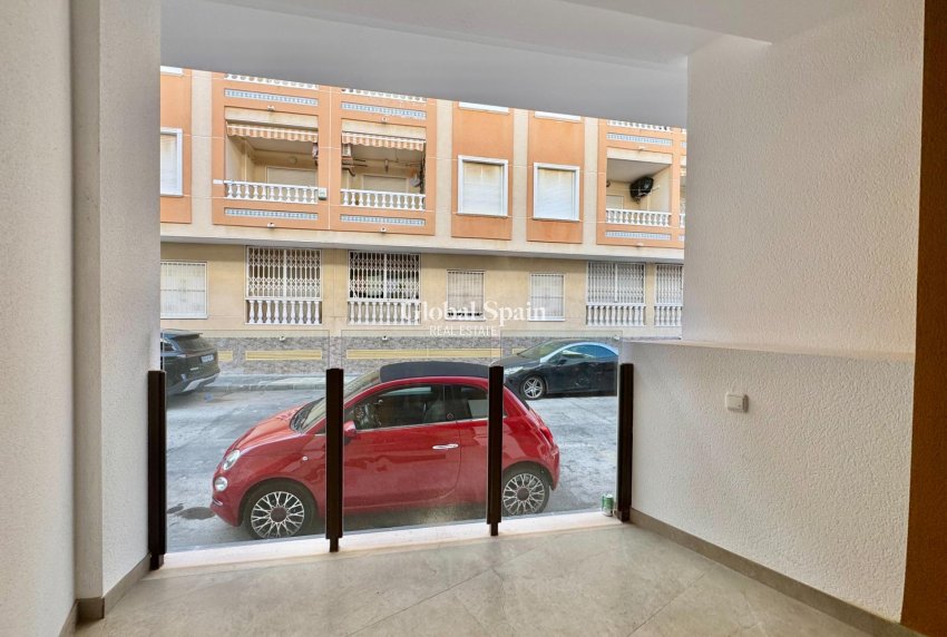 Venta - APARTAMENTO -
TORREVIEJA - Habaneras