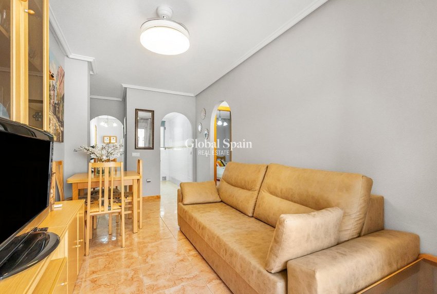 Venta - APARTAMENTO -
TORREVIEJA - Habaneras