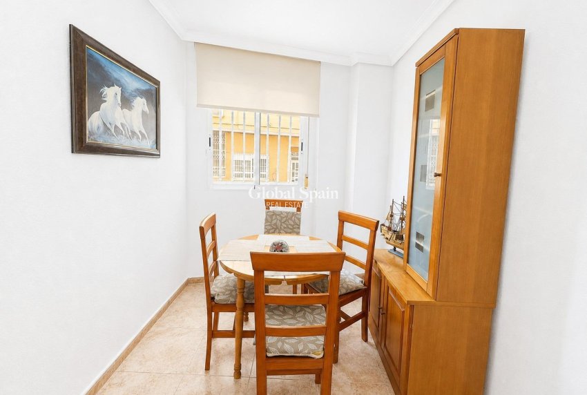 Venta - APARTAMENTO -
TORREVIEJA - Habaneras