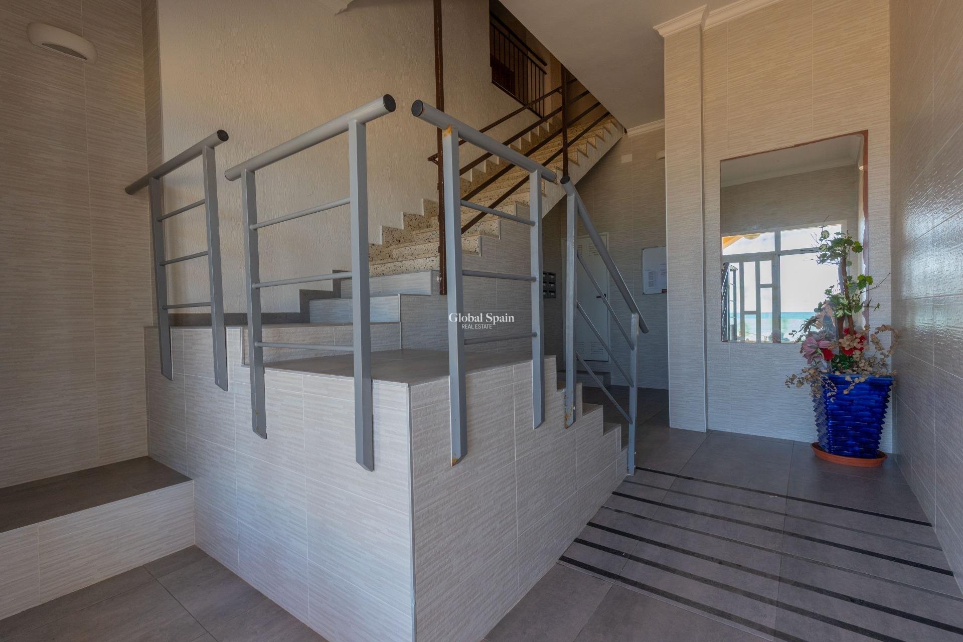 Venta - APARTAMENTO -
TORREVIEJA - La Mata pueblo