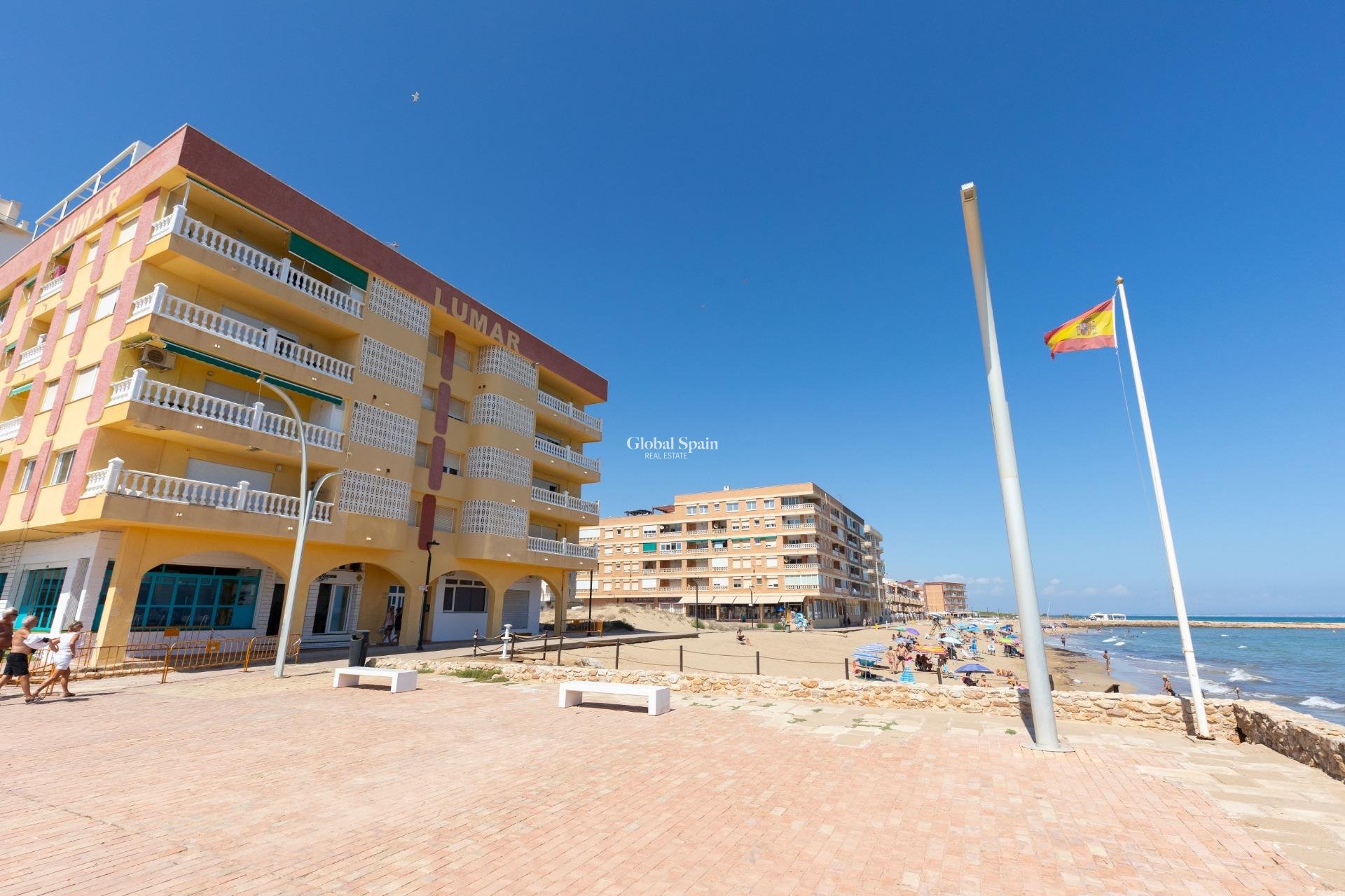 Venta - APARTAMENTO -
TORREVIEJA - La Mata pueblo