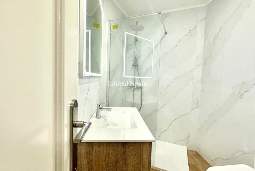 Venta - APARTAMENTO -
TORREVIEJA - La Mata pueblo