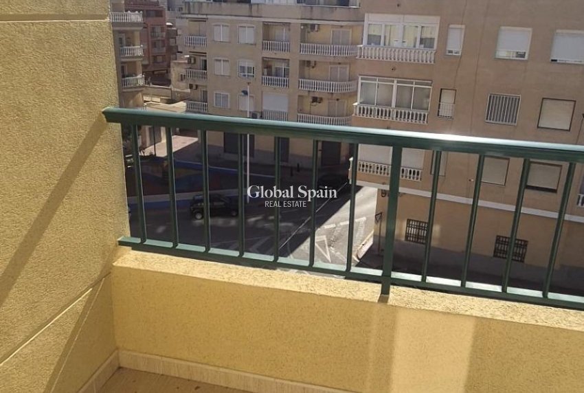 Venta - APARTAMENTO -
TORREVIEJA - La Mata pueblo