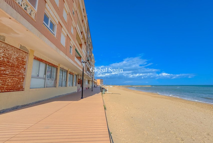 Venta - APARTAMENTO -
TORREVIEJA - La Mata pueblo