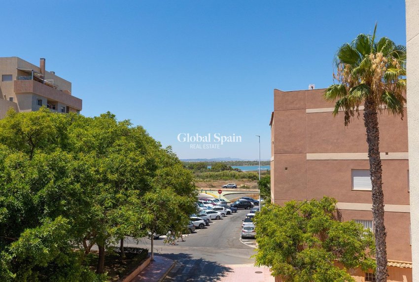 Venta - APARTAMENTO -
TORREVIEJA - La Mata pueblo