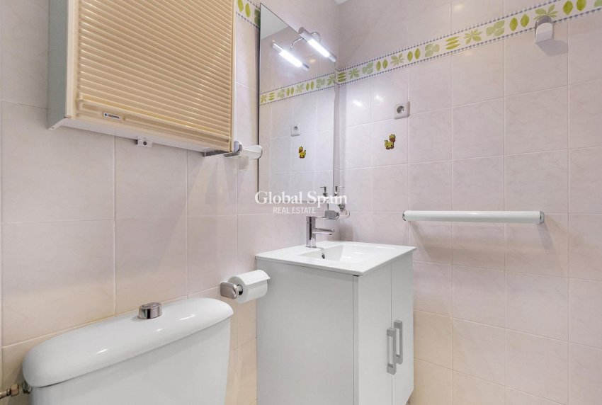 Venta - APARTAMENTO -
TORREVIEJA - La Mata pueblo