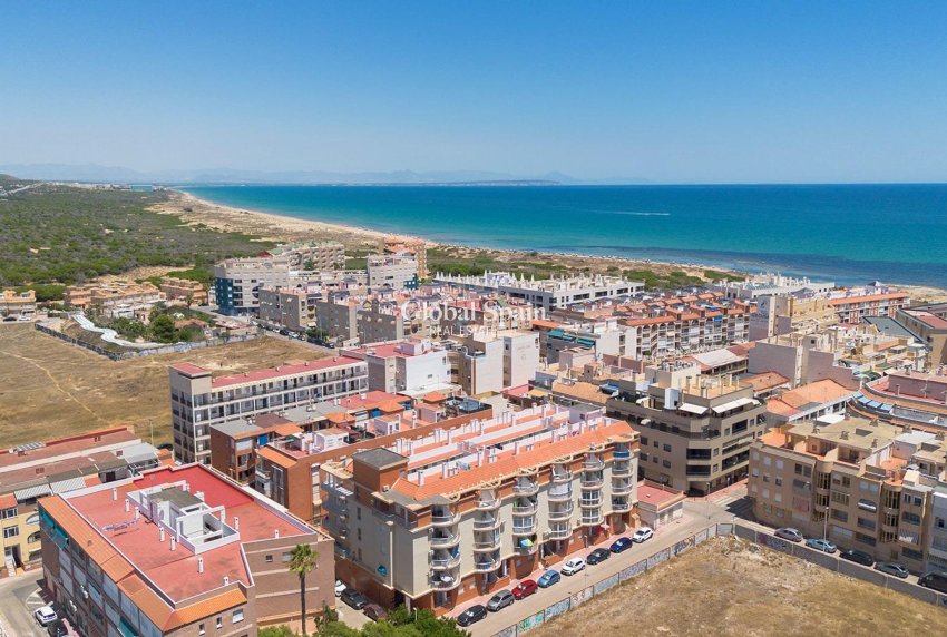 Venta - APARTAMENTO -
TORREVIEJA - La Mata pueblo