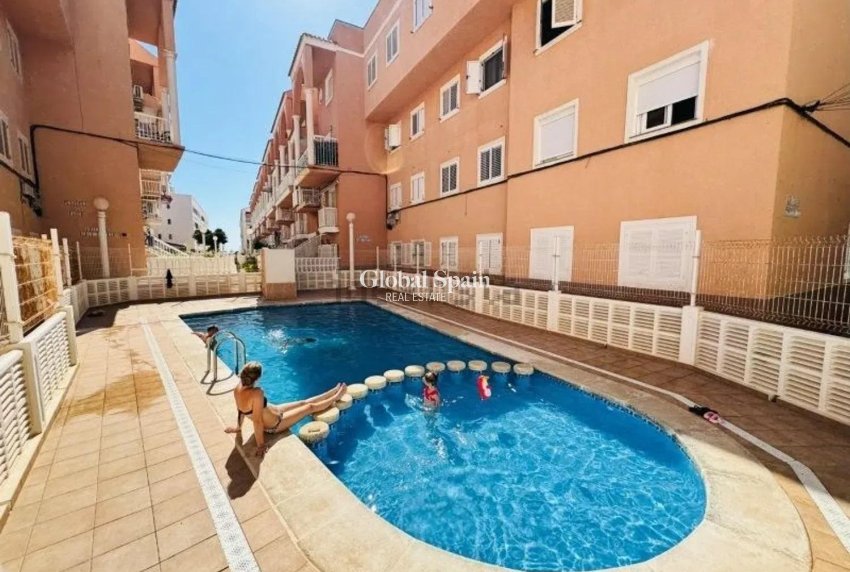 Venta - APARTAMENTO -
TORREVIEJA - La Mata pueblo