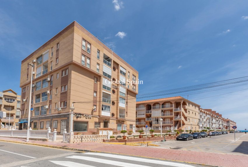 Venta - APARTAMENTO -
TORREVIEJA - La Mata pueblo