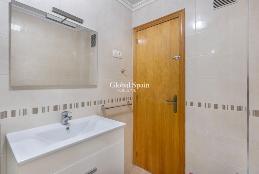 Venta - APARTAMENTO -
TORREVIEJA - La Mata pueblo